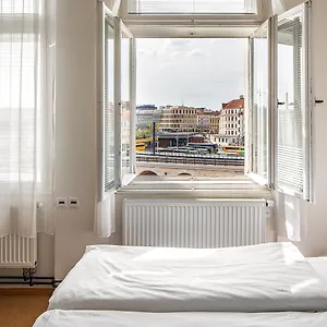 hostel-florenc.praguehotelsweb.com/